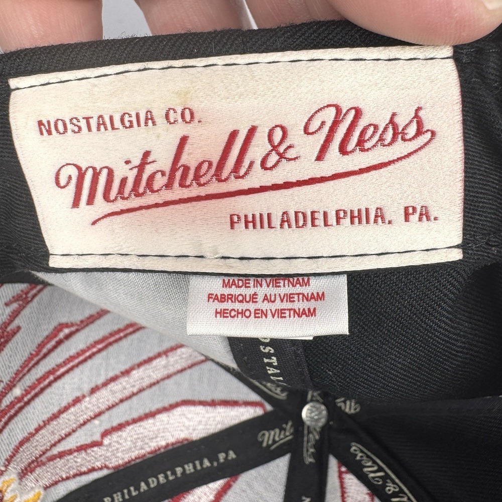 Mitchell & Ness Miami Heat Snapback Hat NBA Hardwood Classics Black Red Cap - Picture 5 of 9